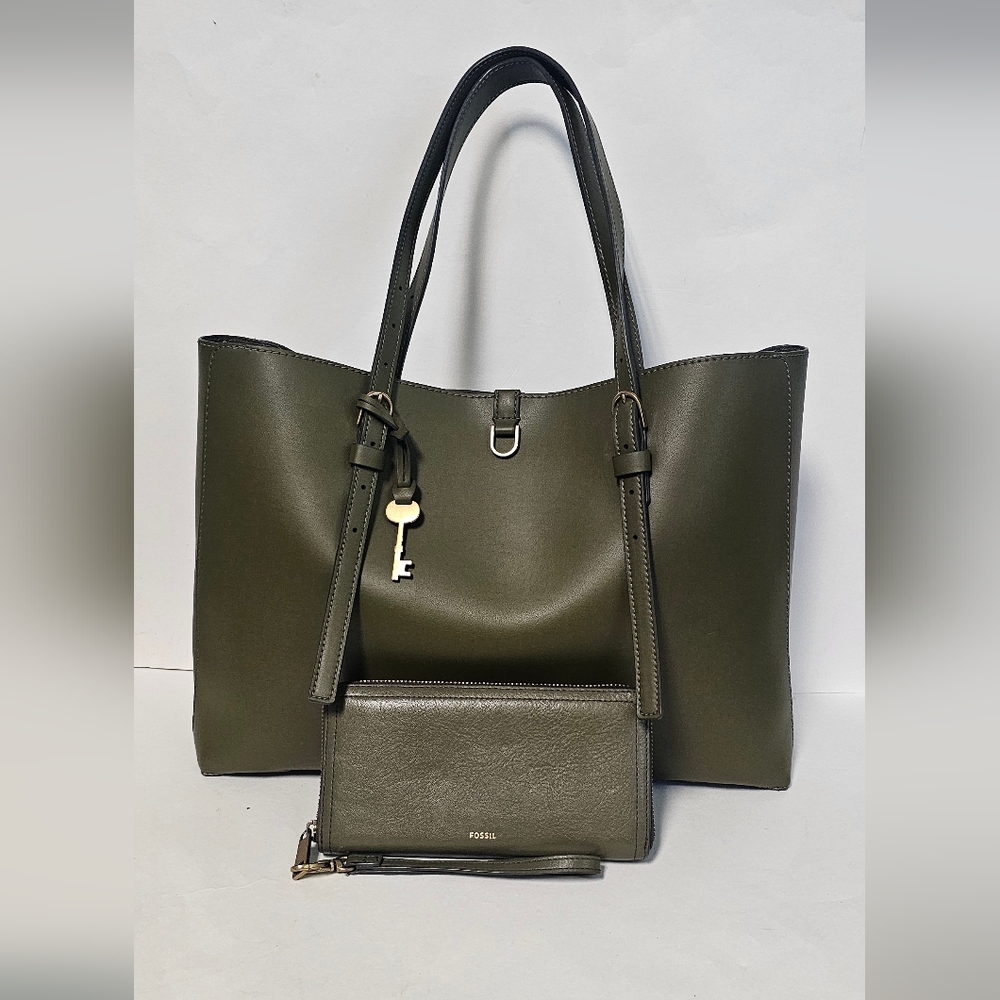 Fossil Leather Olive Green Large Tote Bag and Matching Zip Wallet Clutch